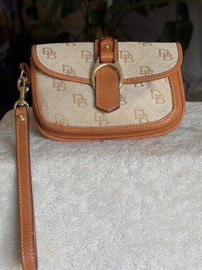 Vintage Dooney & Bourke quilted DB signature monogram wristlet tan